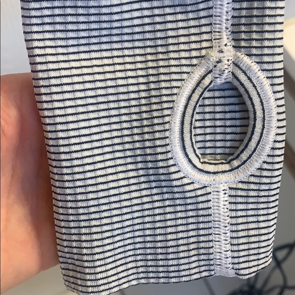 Lulu lemon size 8 long sleeve - Picture 4 of 5